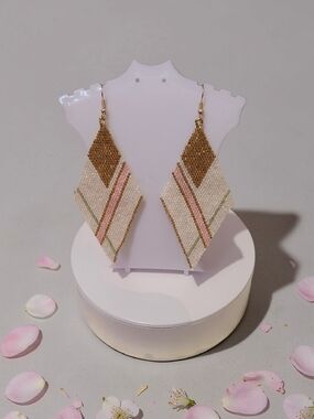 10/ $10 New Plunder  Diamond Shape  Drop Earrings